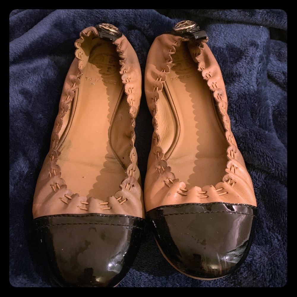 Tory Burch , Beige on lacquer black front